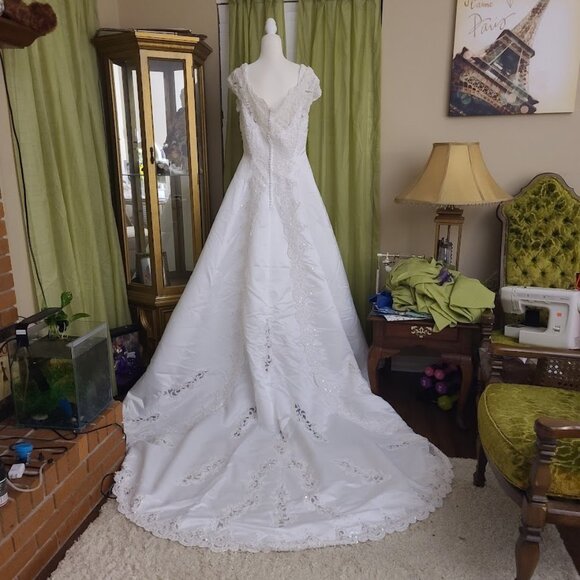 Michaelango Size 18 Wedding Dress 52" Length - Picture 5 of 16